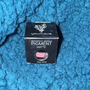 Younique Moonstruck Minerals Eyeshadow- Matte, color-Vulnerable (Pink)